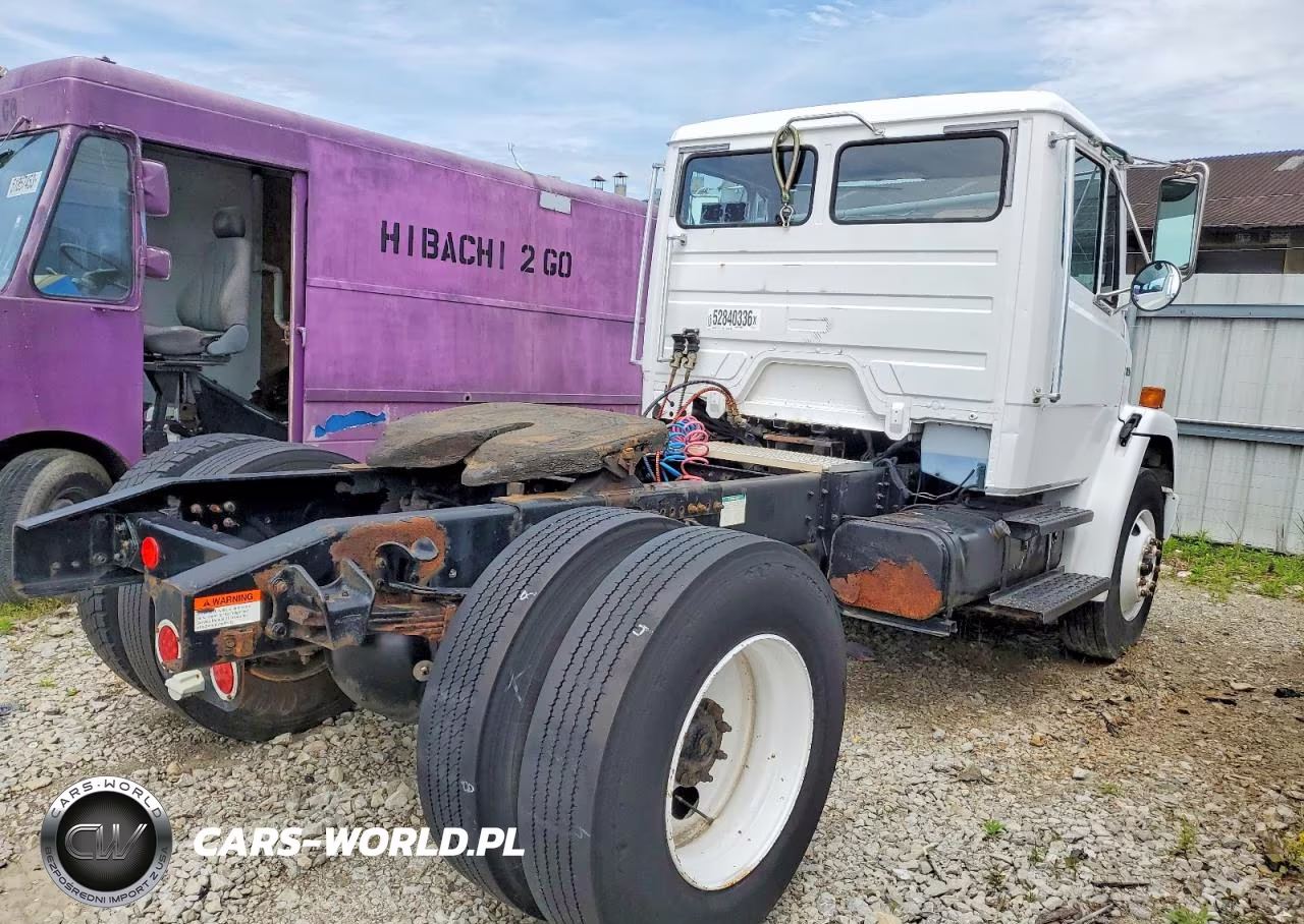 2004 Freightliner Medium Con - Truck Cab And Chassis VIN:1FUBBUDC44HM87511 - 4