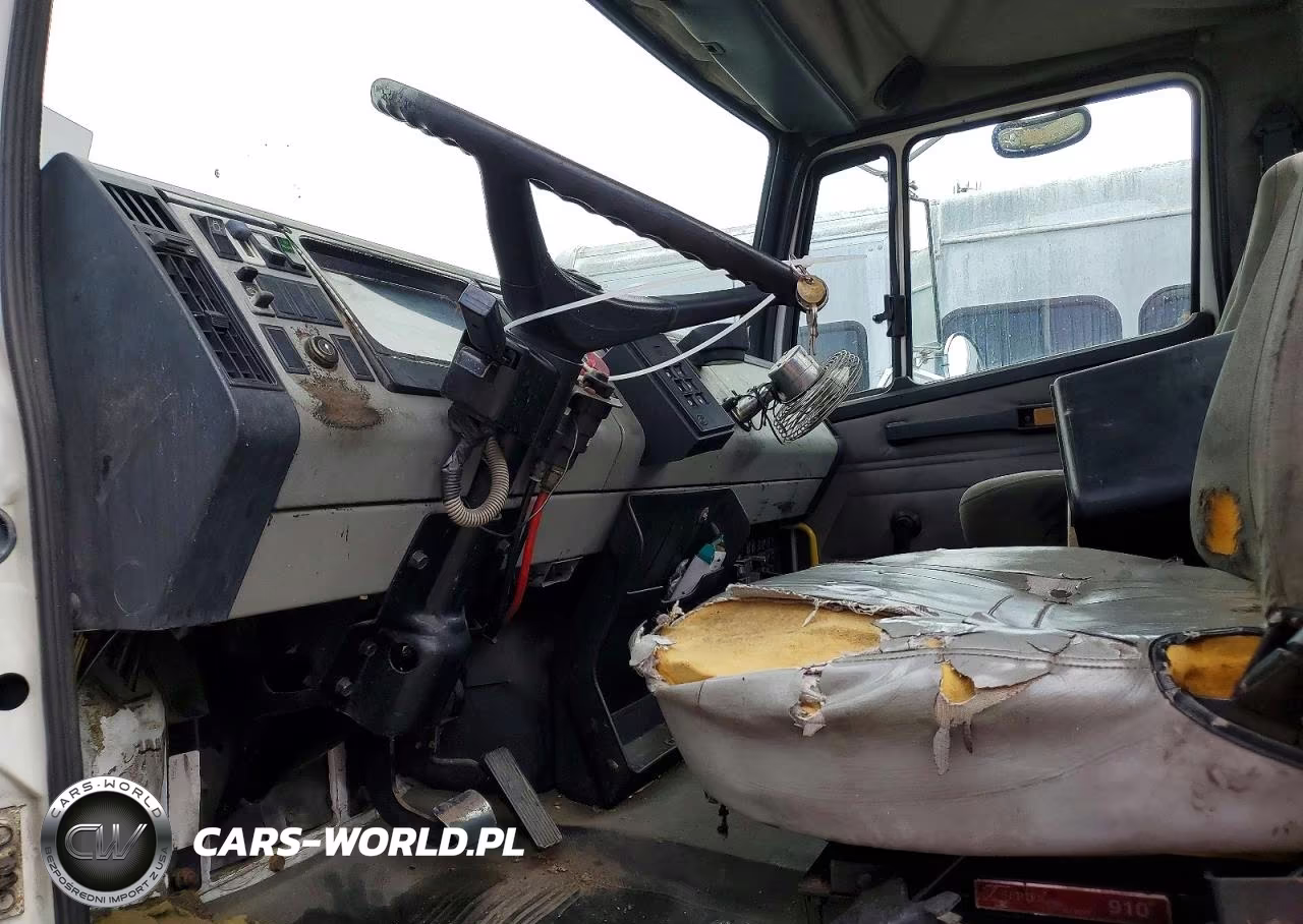 2004 Freightliner Medium Con - Truck Cab And Chassis VIN:1FUBBUDC44HM87511 - 5