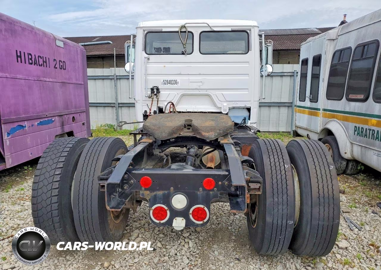 2004 Freightliner Medium Con - Truck Cab And Chassis VIN:1FUBBUDC44HM87511 - 6