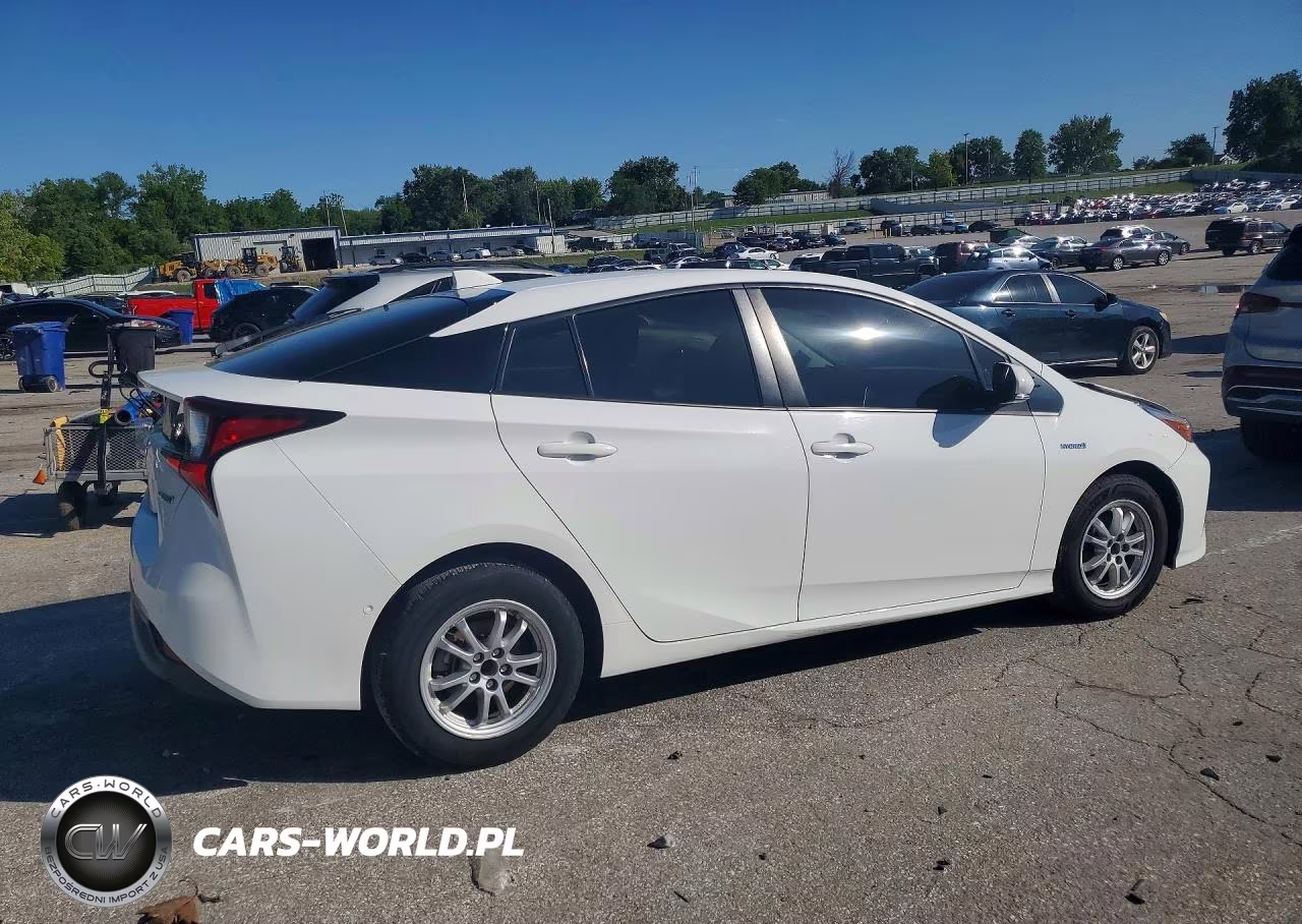 2021 Toyota Prius Le VIN:JTDKAMFU3M3150177 - 3