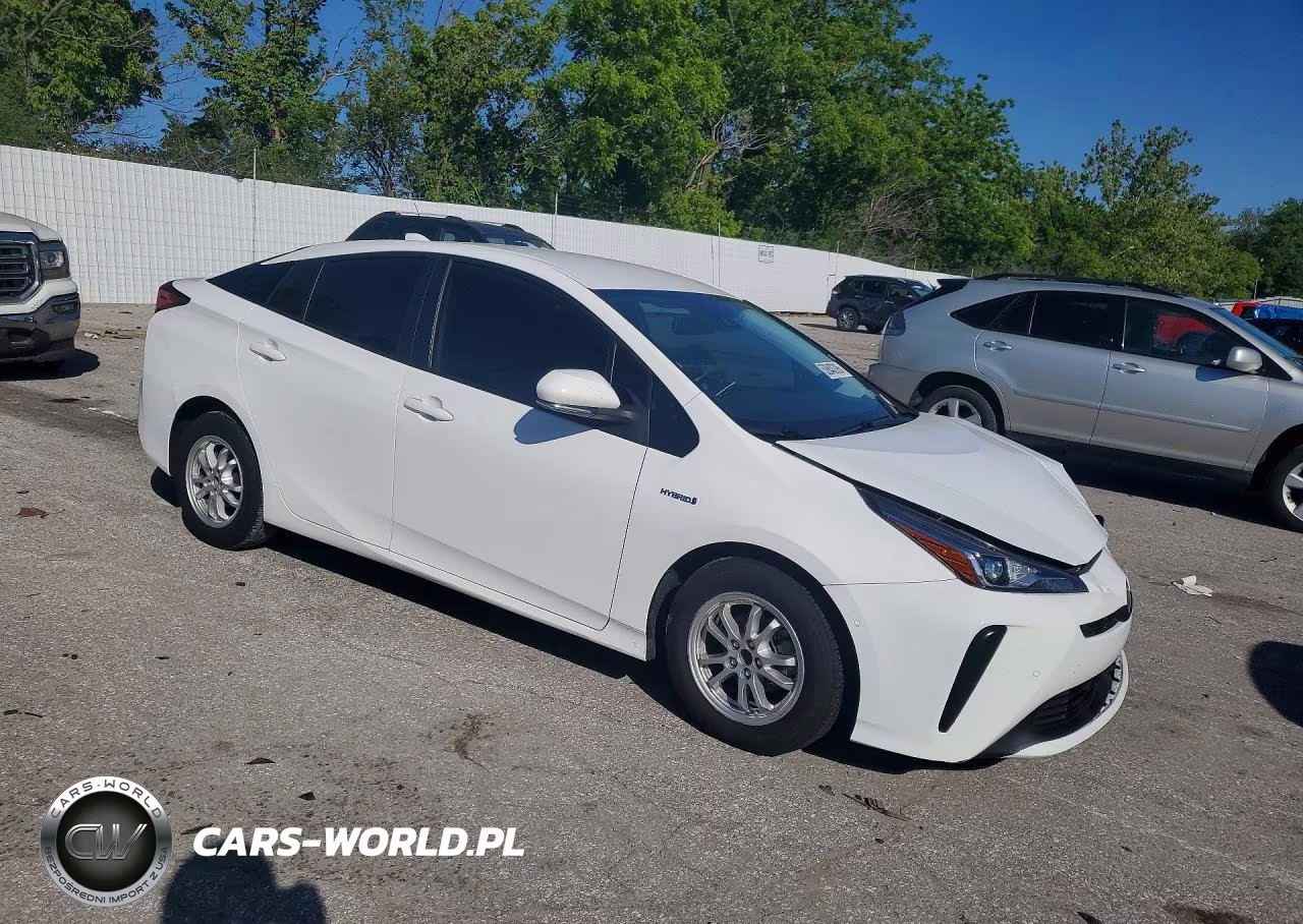 2021 Toyota Prius Le VIN:JTDKAMFU3M3150177 - 4