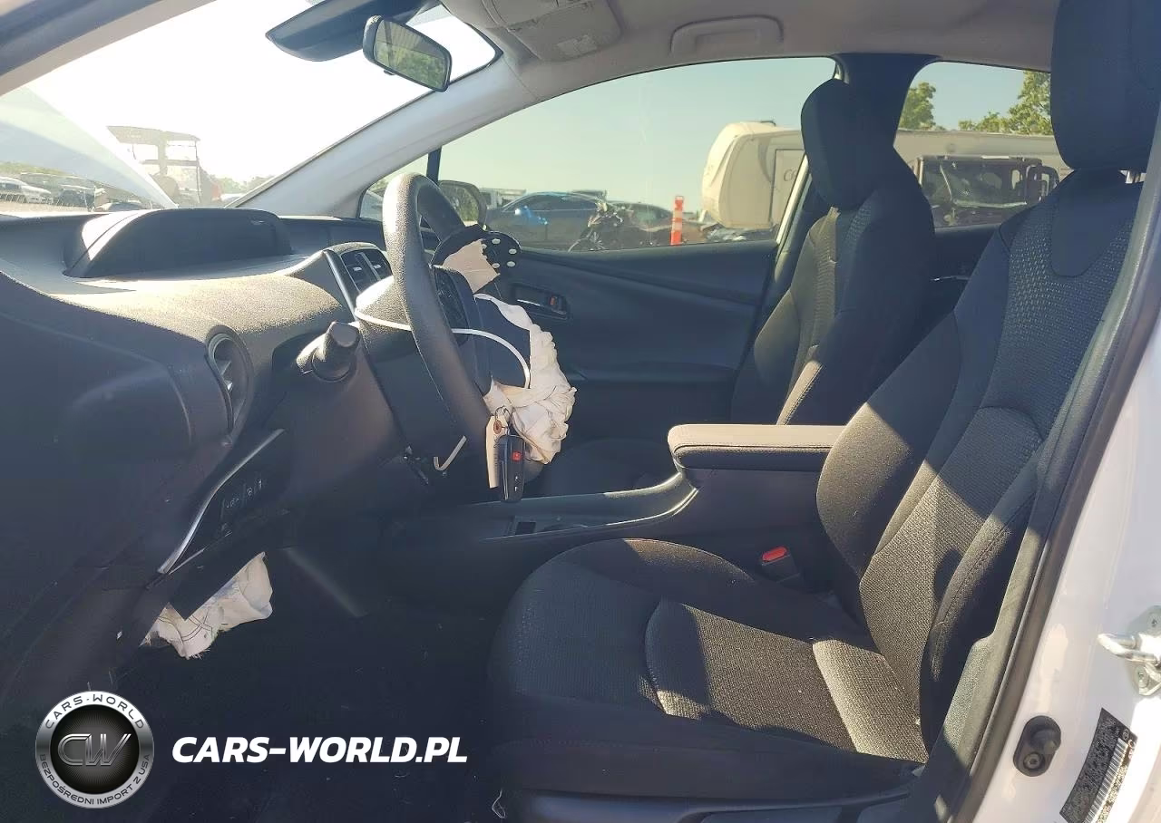 2021 Toyota Prius Le VIN:JTDKAMFU3M3150177 - 7