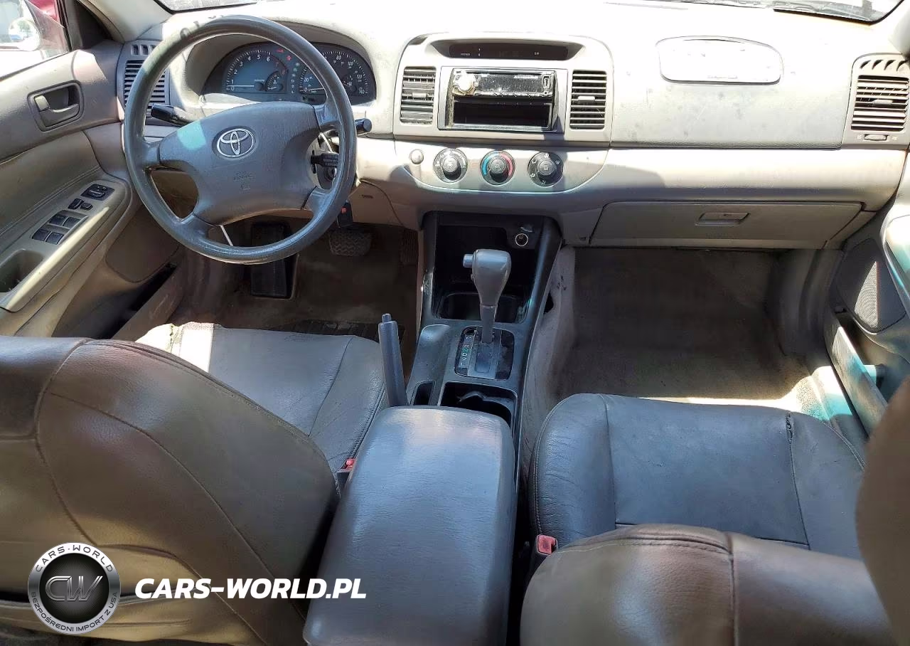 2002 Toyota Camry Le VIN:4T1BE32K82U026038 - 8