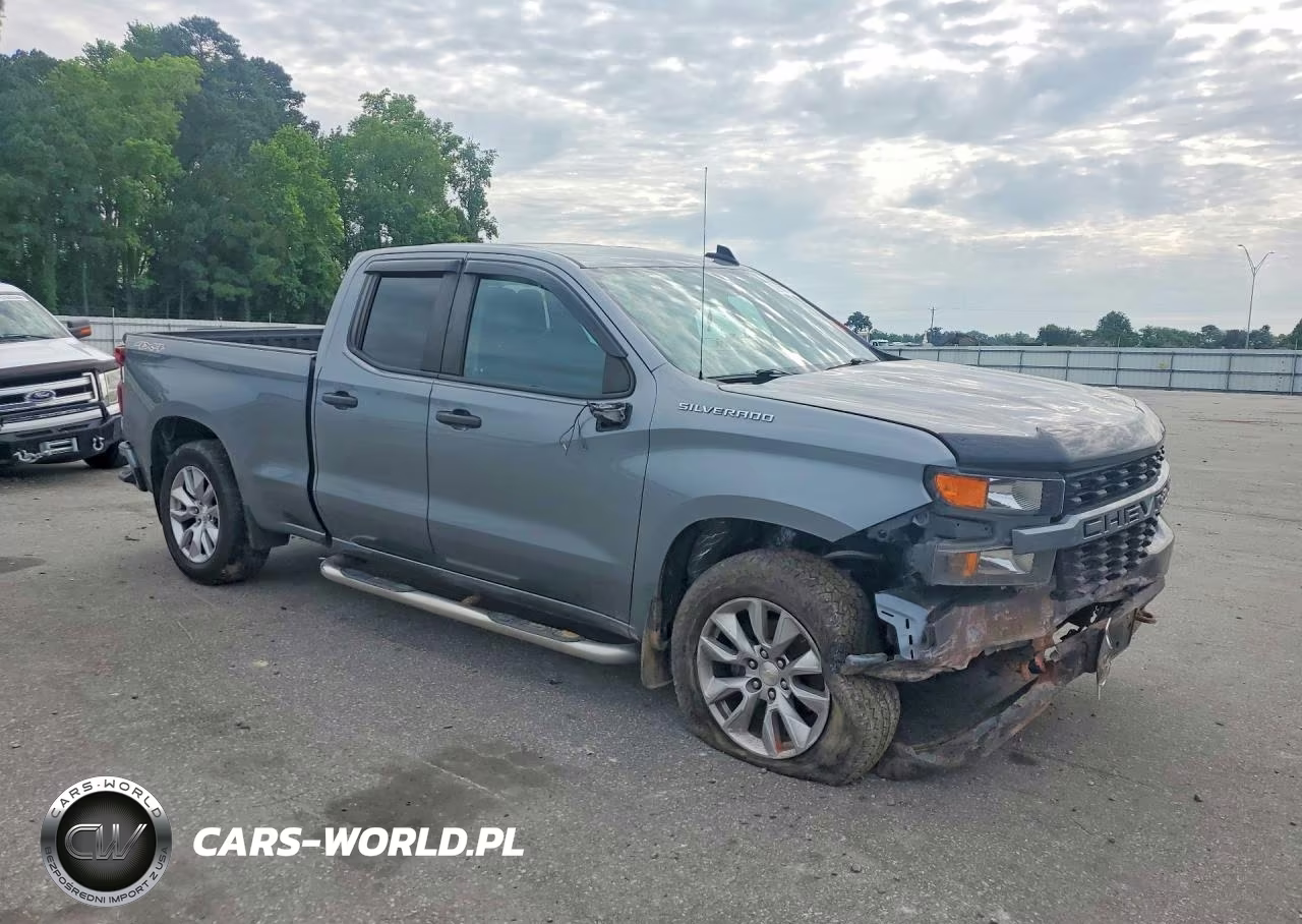 2020 Chevrolet Silverado K1500 Custom VIN:1GCRYBEF6LZ227346 - 4