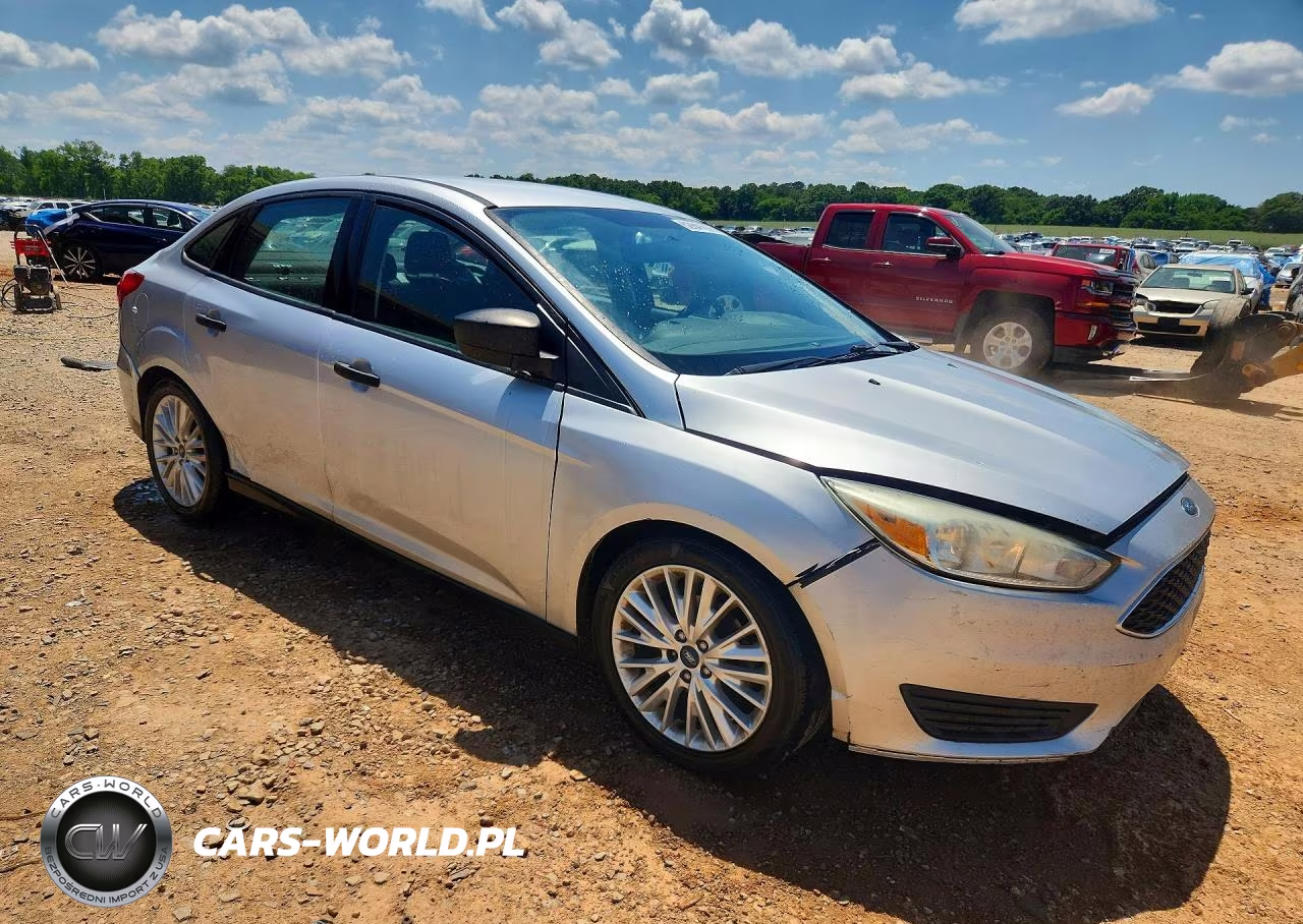 2016 Ford Focus S VIN:1FADP3E22GL376433 - 4
