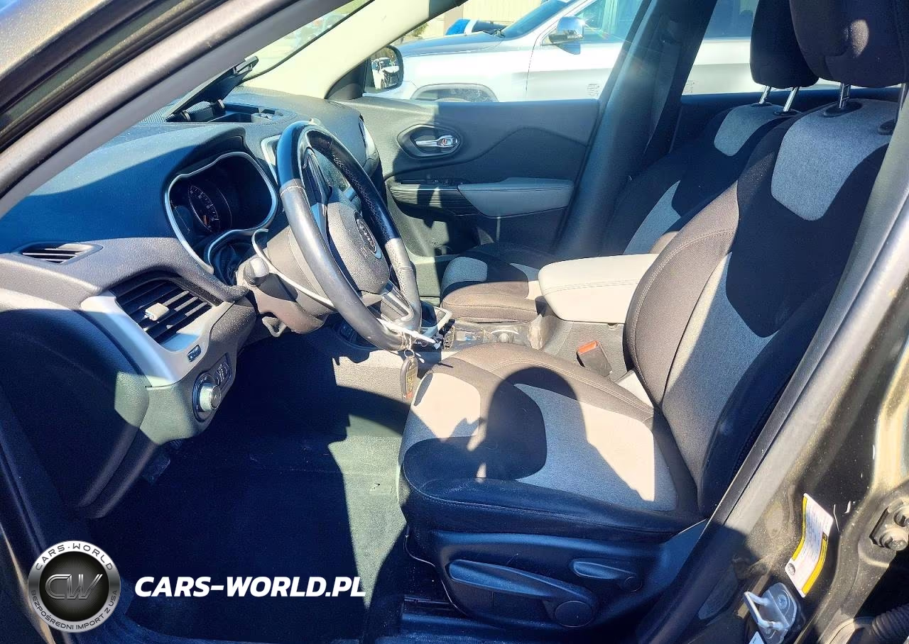 2014 Jeep Cherokee Latitude VIN:1C4PJMCS0EW198289 - 7
