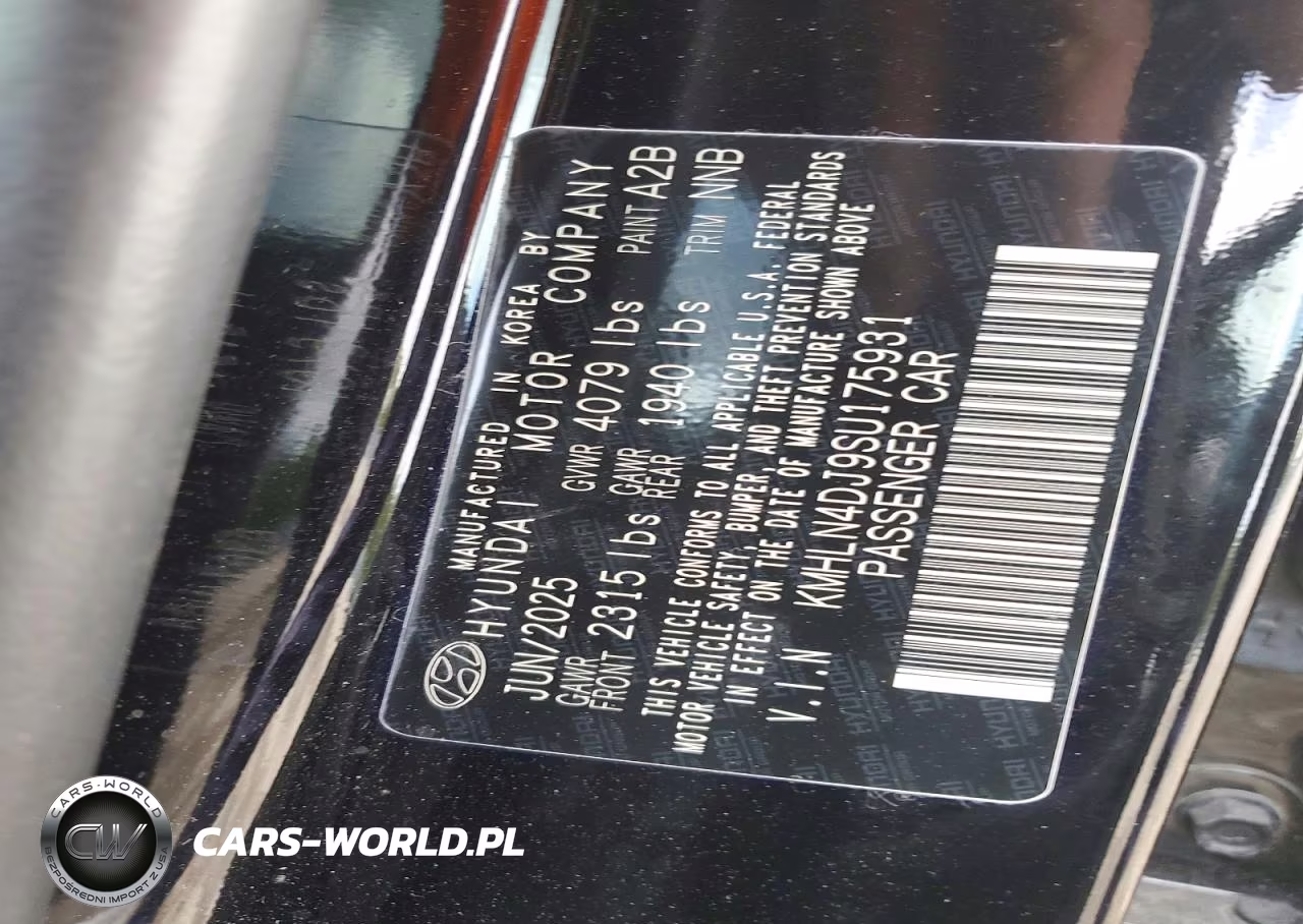 2025 Hyundai Elantra Limited VIN:KMHLN4DJ9SU175931 - 12