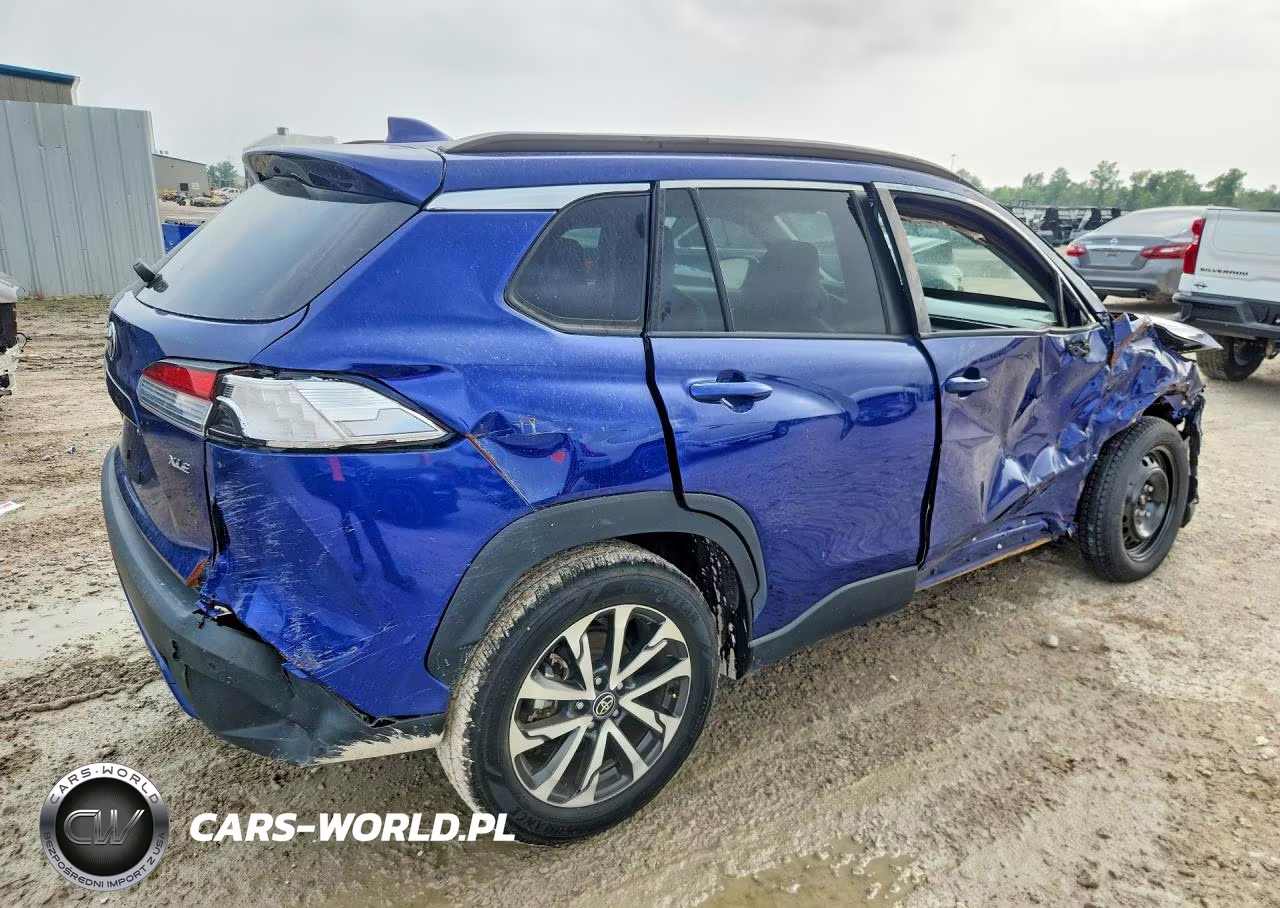 2023 Toyota Corolla Cross Xle VIN:7MUDAAAG3PV052994 - 3
