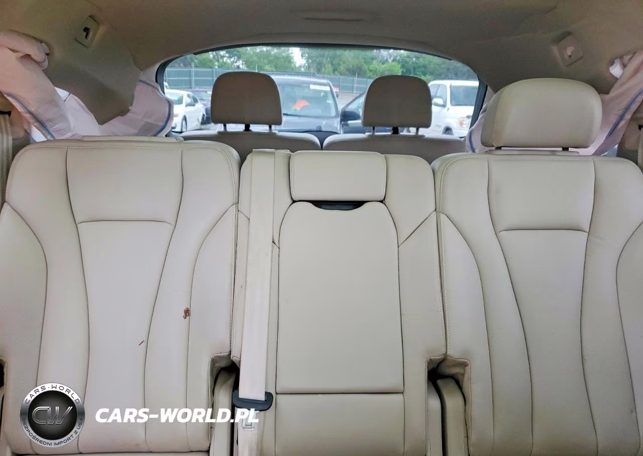 2018 Audi Q7 Premium VIN:WA1AAAF75JD007686 - 10