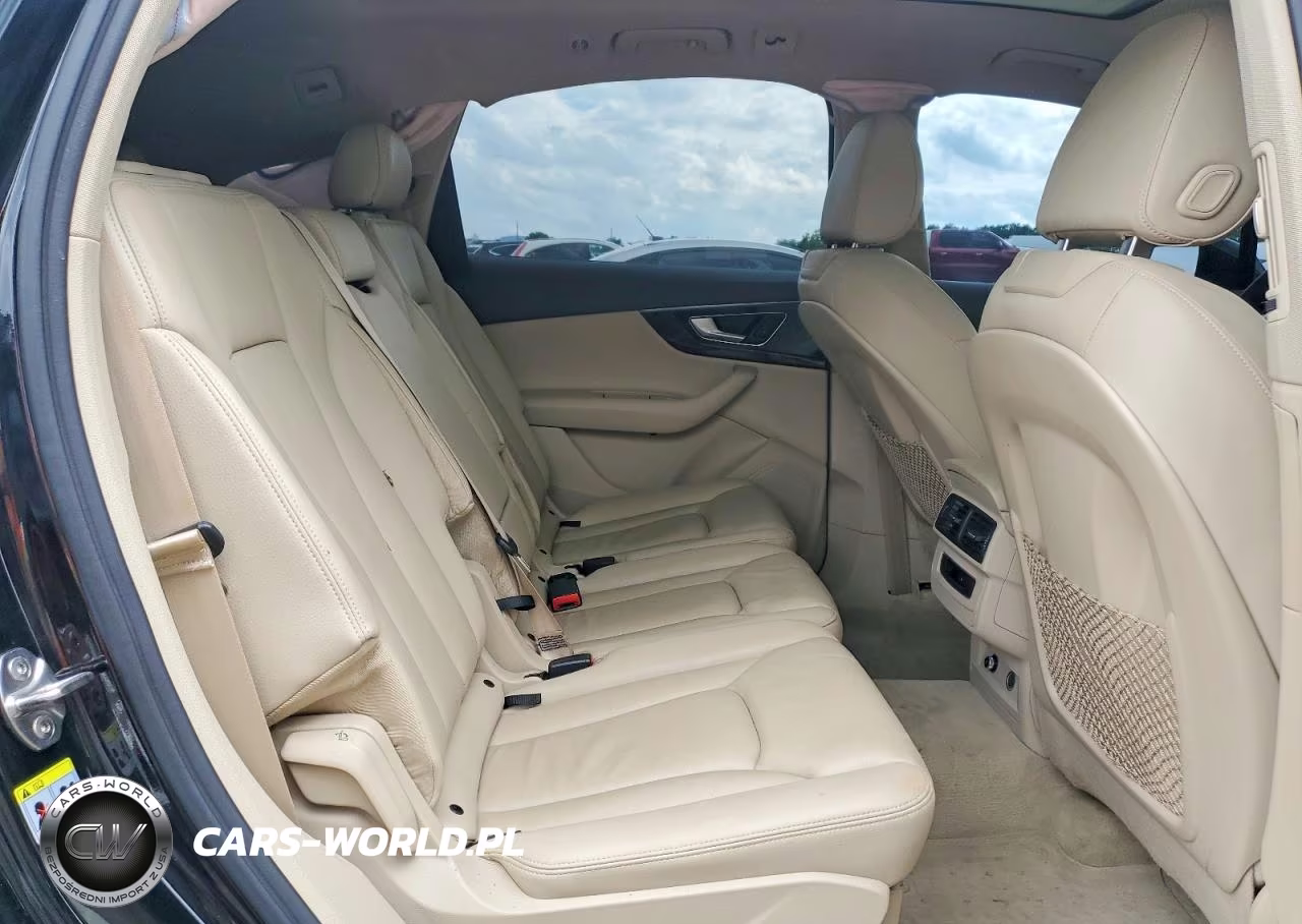 2018 Audi Q7 Premium VIN:WA1AAAF75JD007686 - 11
