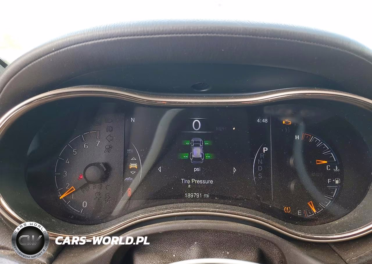 2015 Jeep Grand Cherokee Summit VIN:1C4RJFJT1FC600551 - 9