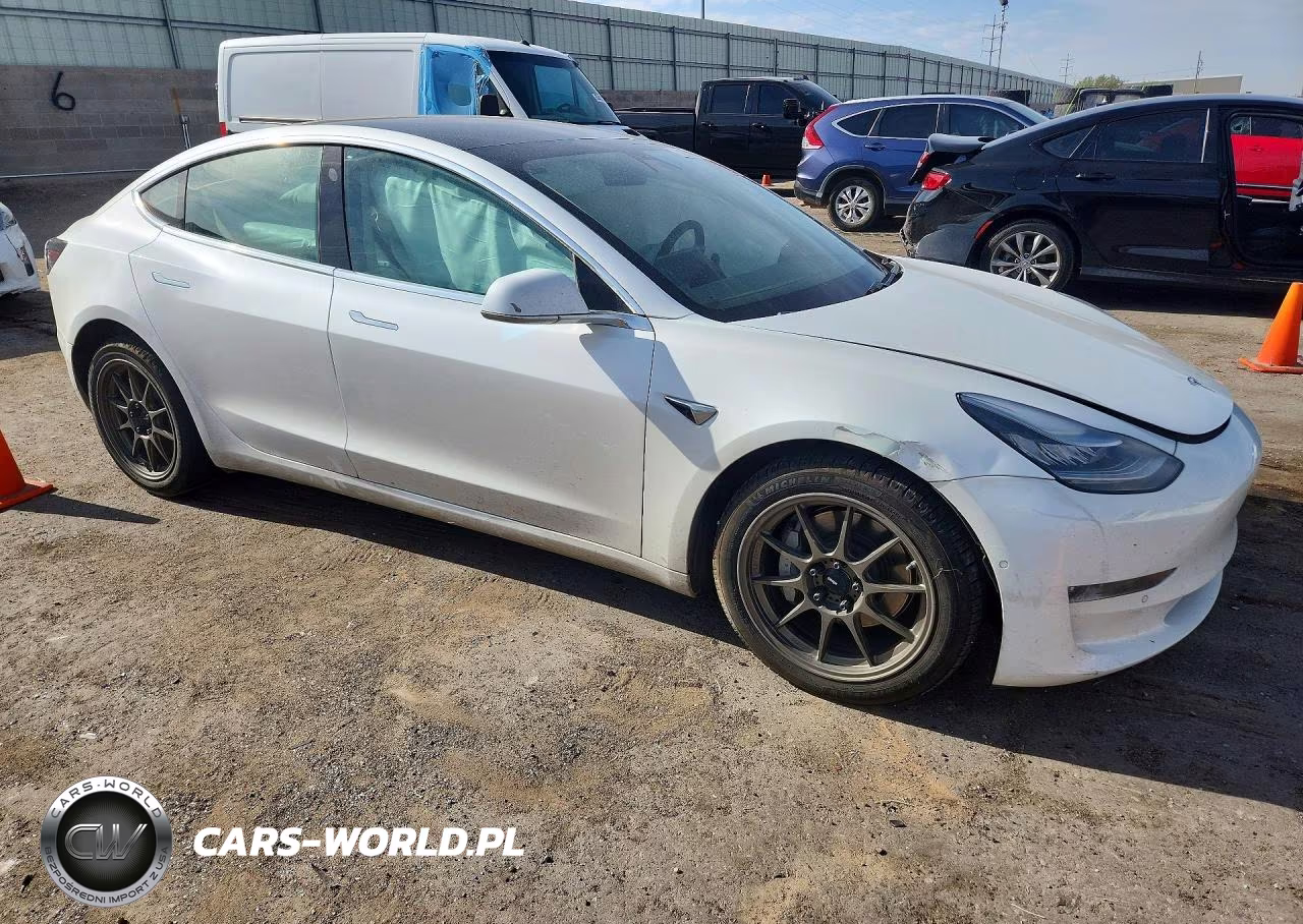 2020 Tesla Model 3 VIN:5YJ3E1EB5LF651502 - 4