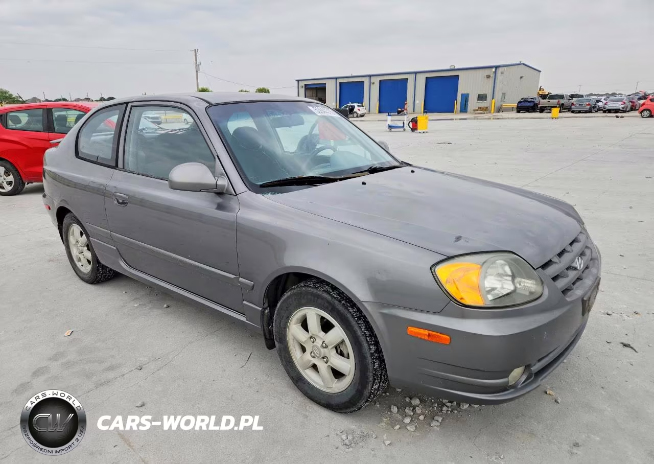 2005 Hyundai Accent Gs VIN:KMHCG35C75U322188 - 4
