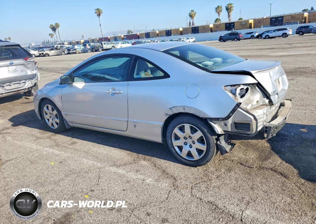 2008 Honda Civic Lx VIN:2HGFG12618H568411 - 2