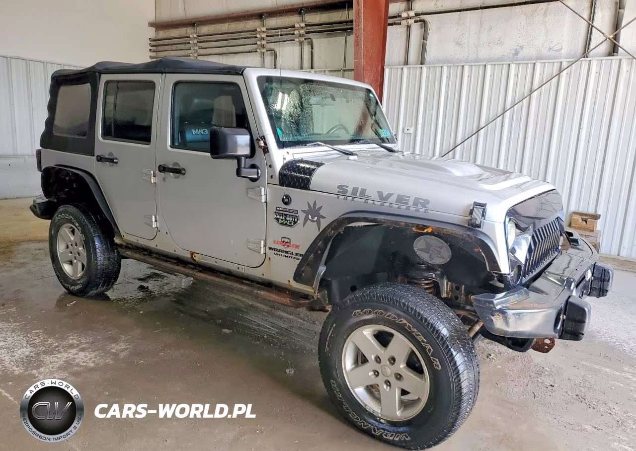 2012 Jeep Wrangler Unlimited Rubicon VIN:1C4BJWFG0CL248636 - 4