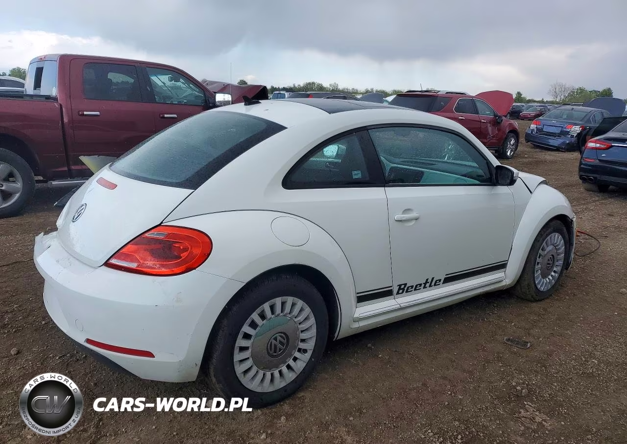 2014 Volkswagen Beetle VIN:3VWJP7AT0EM608250 - 3