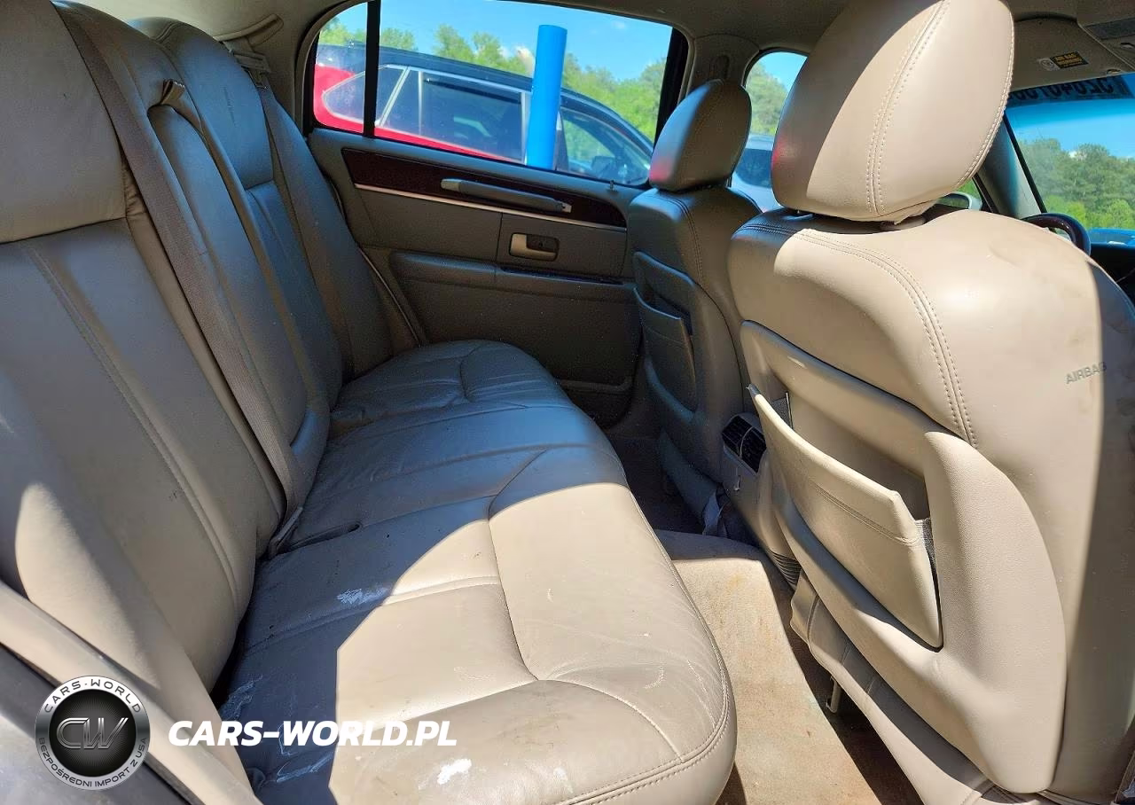 2004 Lincoln Town Car Ultimate VIN:1LNHM83W94Y618913 - 10