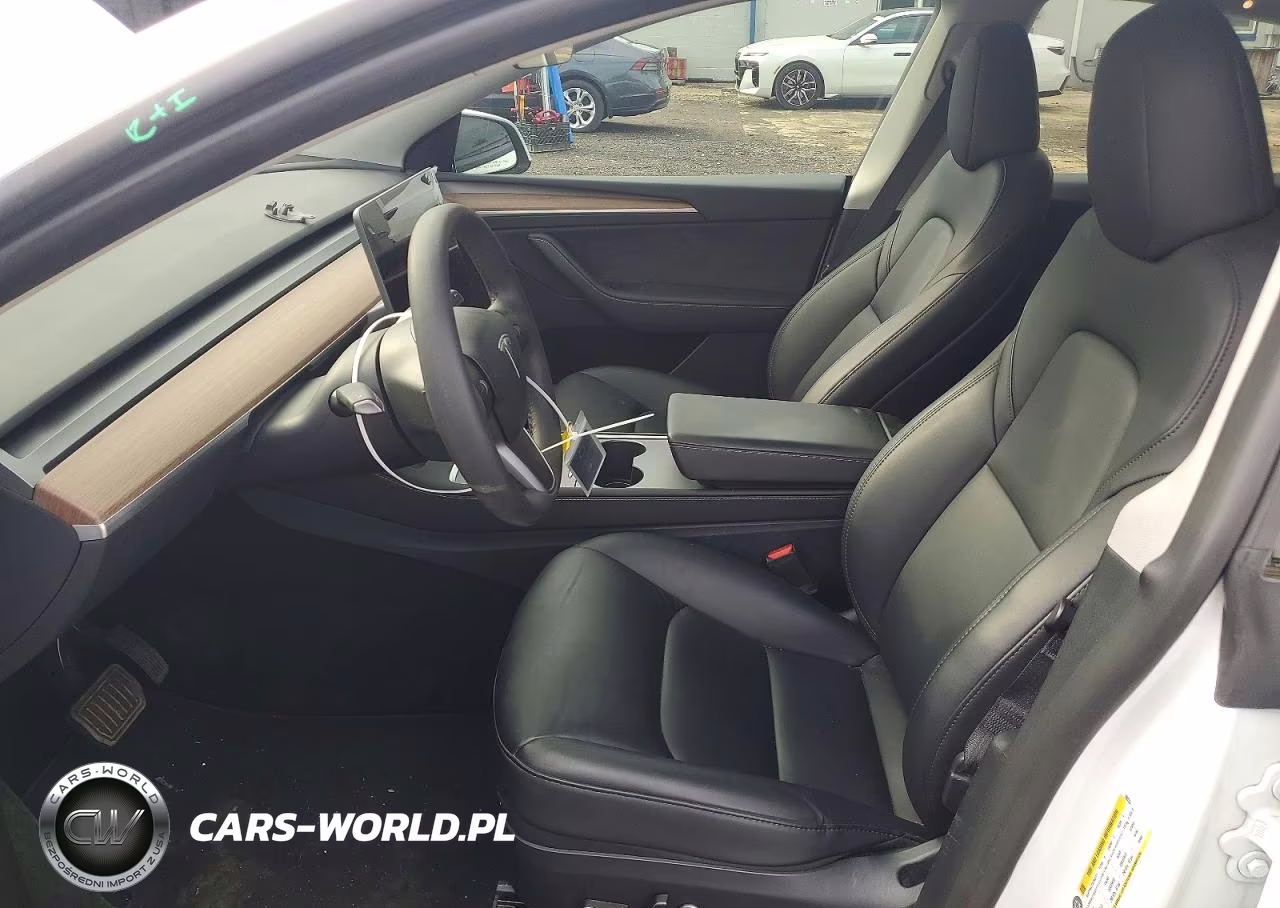 2025 Tesla Model Y VIN:7SAYGDEE5SF290334 - 7