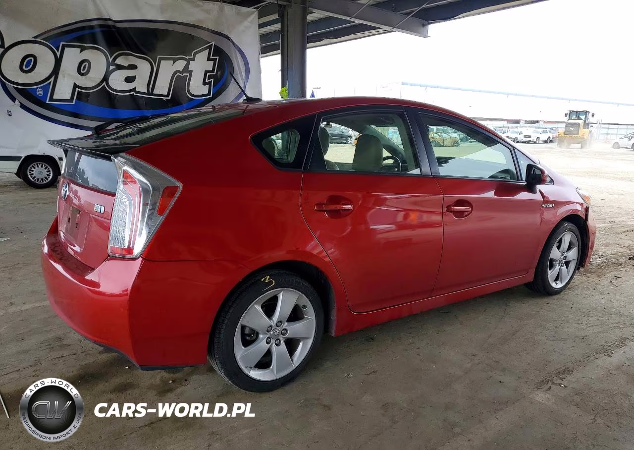 2013 Toyota Prius Five VIN:JTDKN3DU8D1733938 - 3