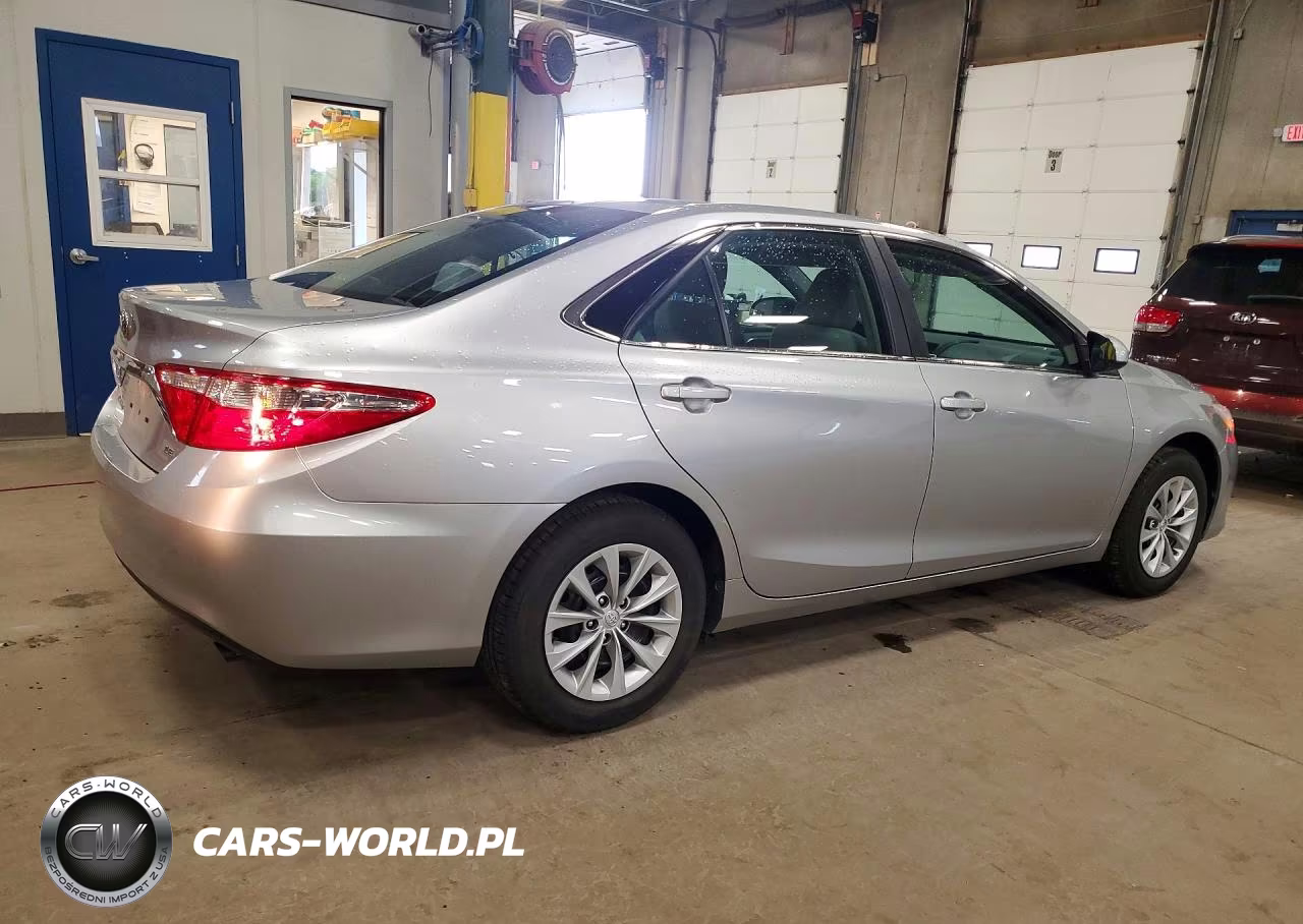 2017 Toyota Camry Le VIN:4T1BF1FK1HU276371 - 3