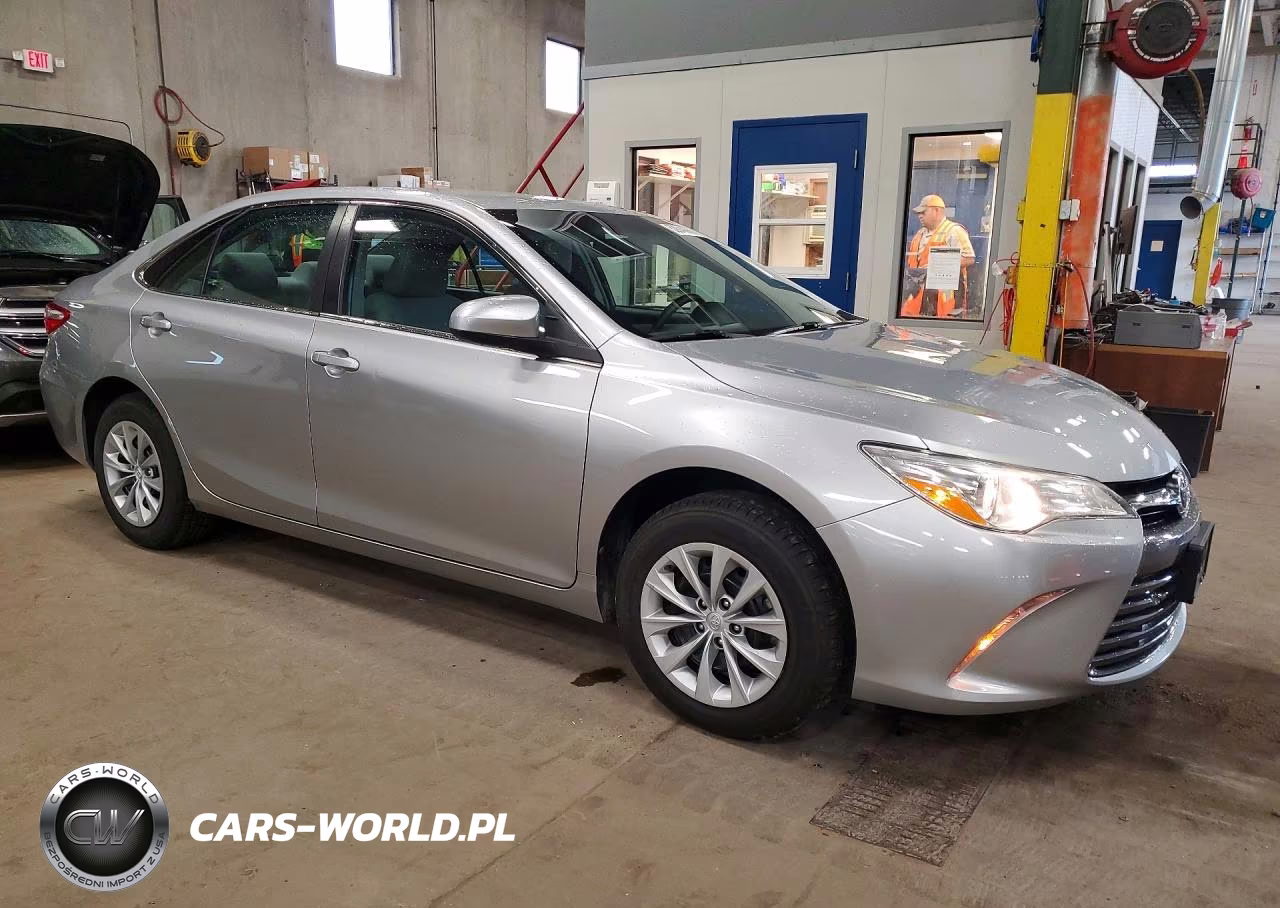 2017 Toyota Camry Le VIN:4T1BF1FK1HU276371 - 4