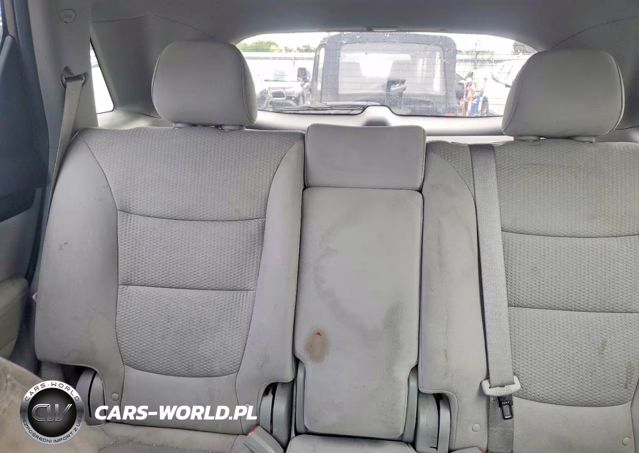 2011 Kia Sorento Lx VIN:5XYKT3A12BG069598 - 10