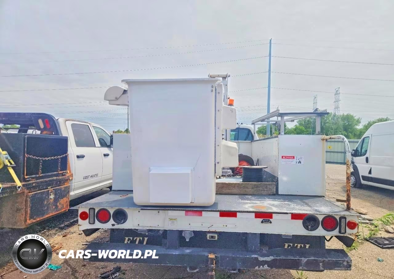 2011 Ford F450 Super Duty Bucket Truck VIN:1FDUF4GY9BEC42063 - 9