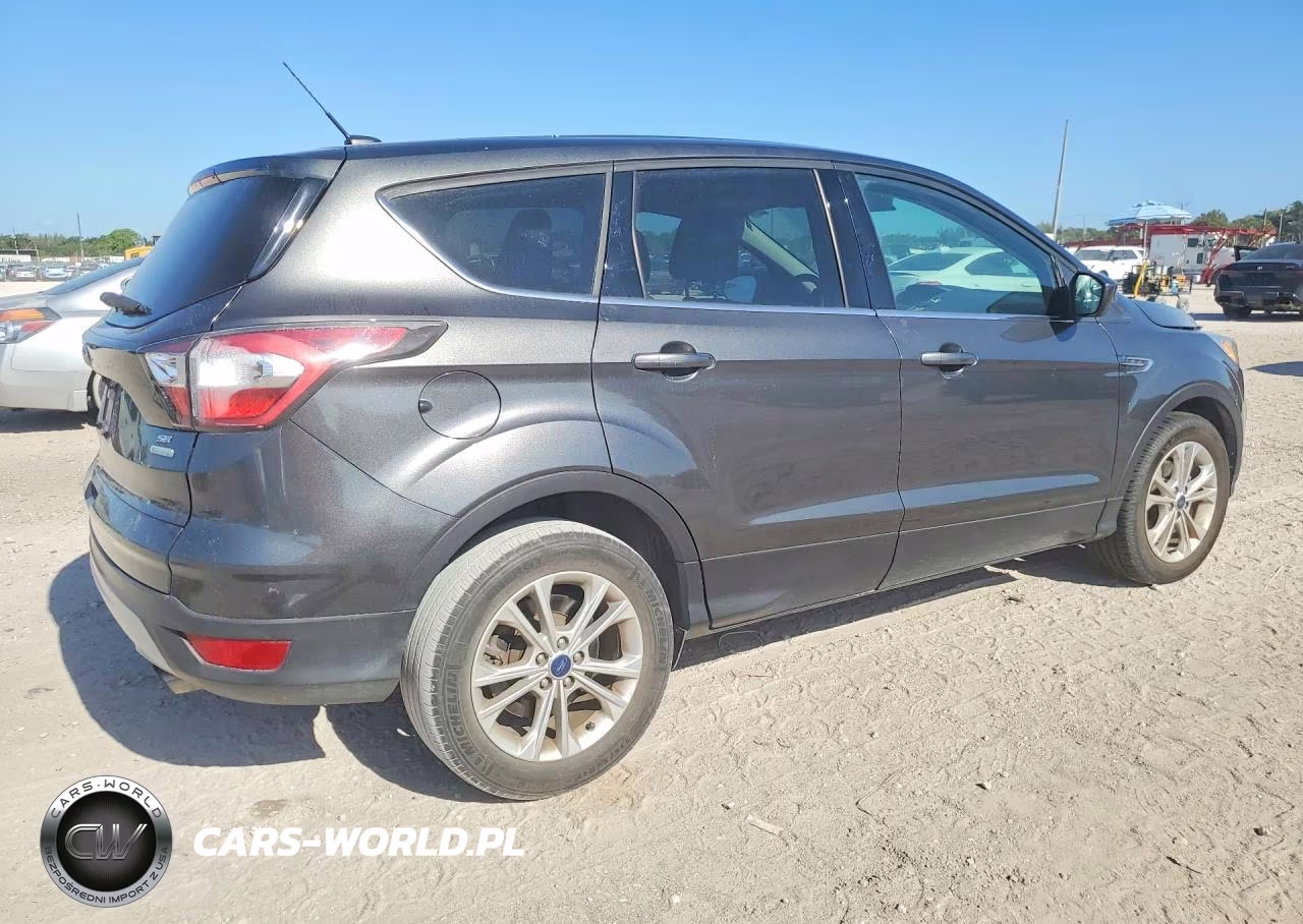 2017 Ford Escape Se VIN:1FMCU0GD2HUA19966 - 3