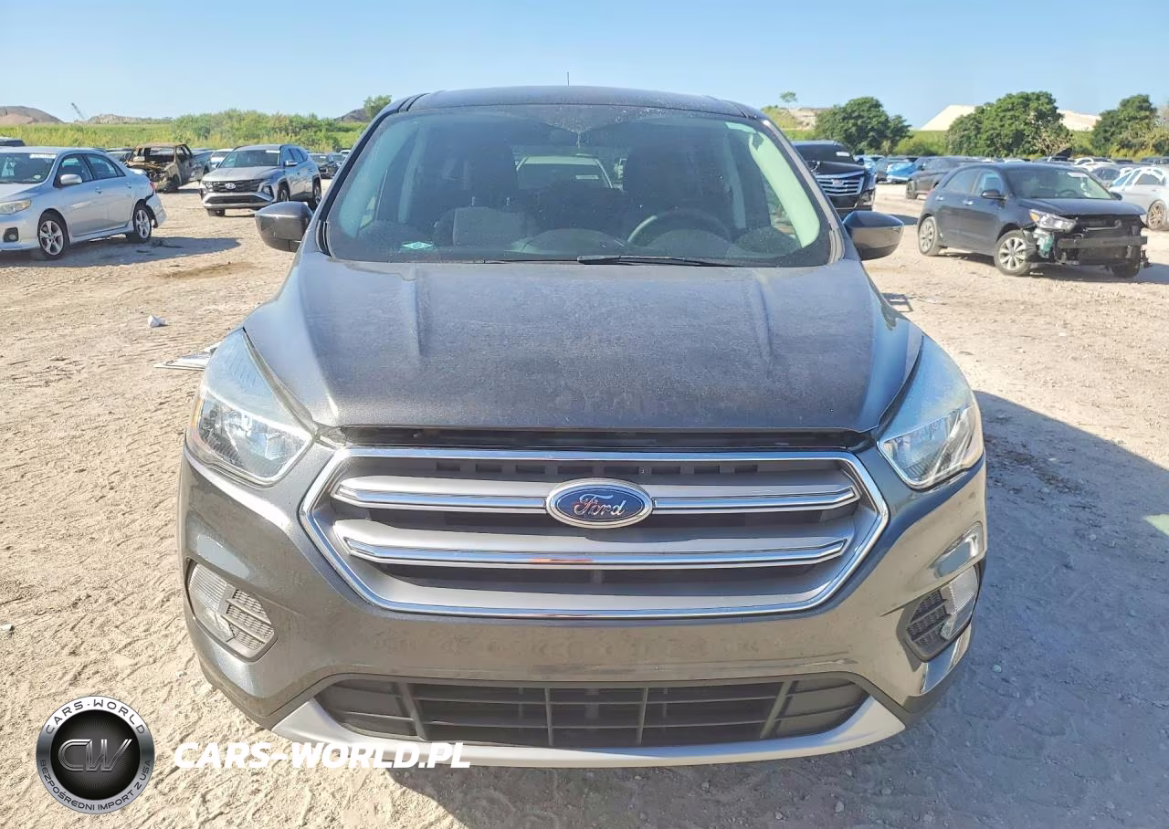 2017 Ford Escape Se VIN:1FMCU0GD2HUA19966 - 5