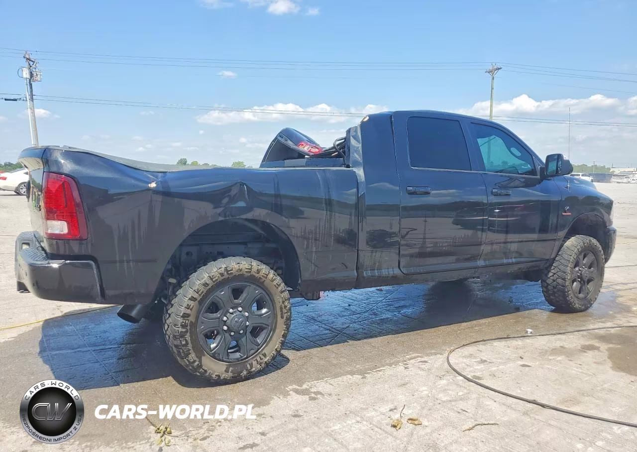 2017 Ram 2500 Laramie VIN:3C6UR5NL2HG711849 - 3