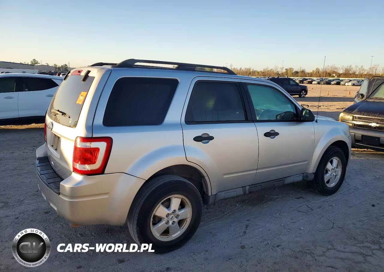 2011 Ford Escape Xlt VIN:1FMCU0D70BKC10268 - 3