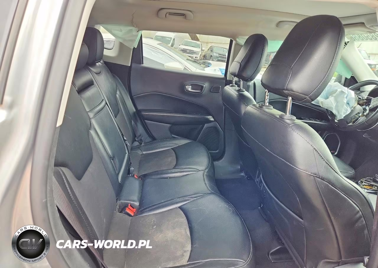 2019 Jeep Compass Latitude VIN:3C4NJDBB3KT750409 - 11