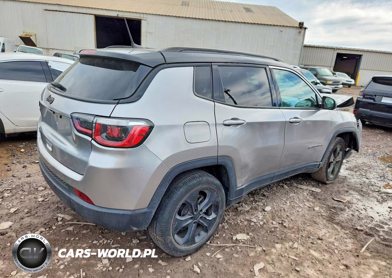 2019 Jeep Compass Latitude VIN:3C4NJDBB3KT750409 - 3