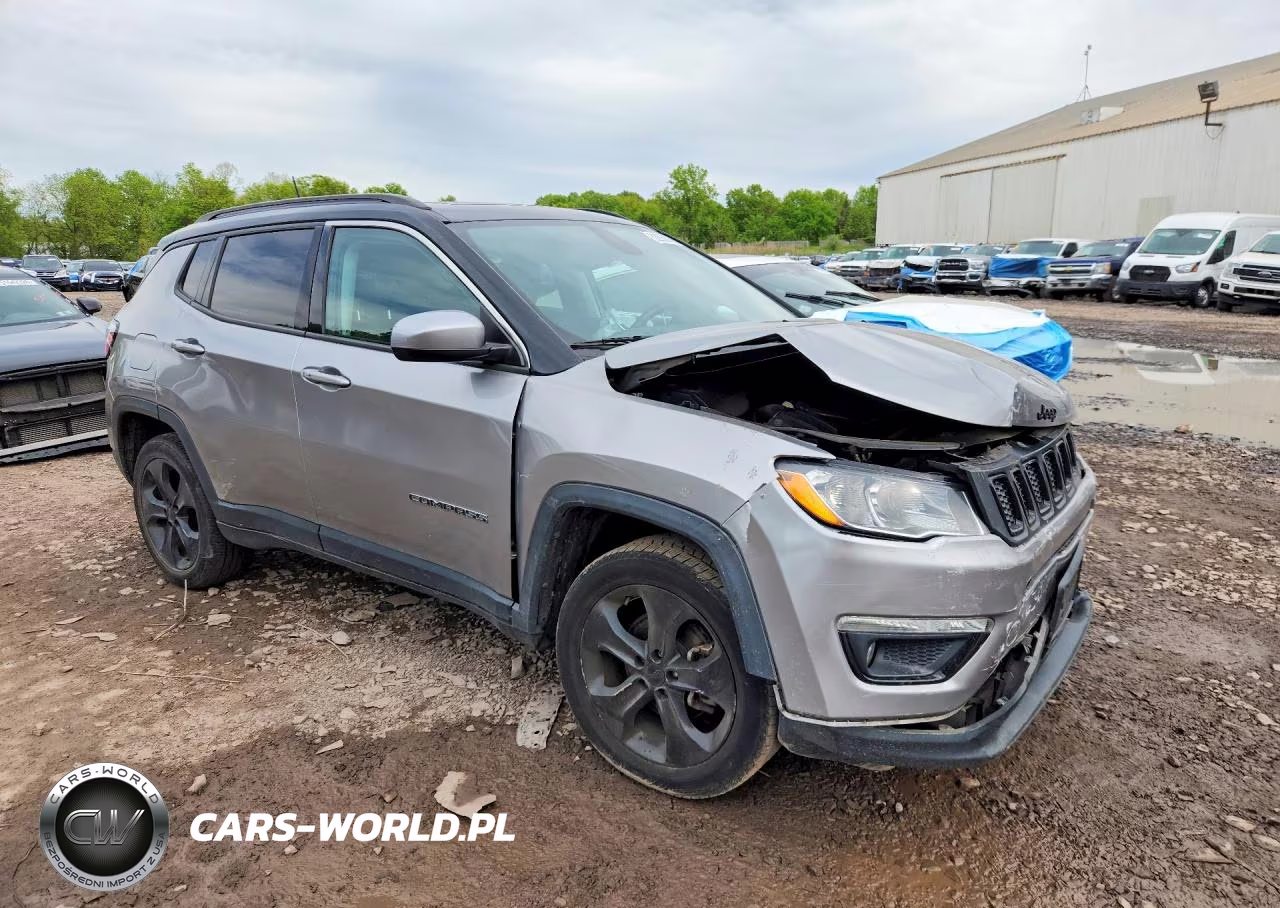 2019 Jeep Compass Latitude VIN:3C4NJDBB3KT750409 - 4