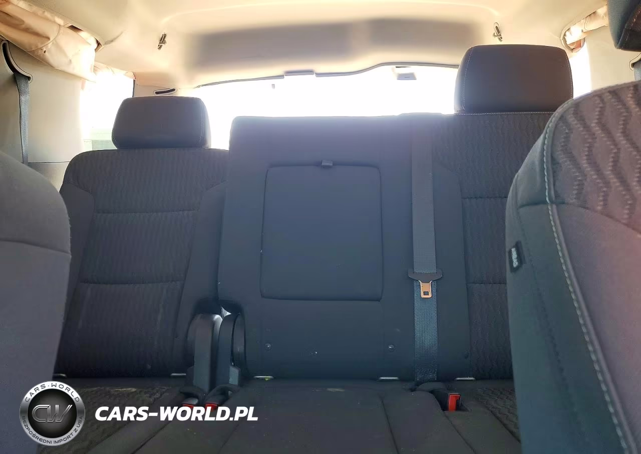 2019 Chevrolet Tahoe K1500 Ls VIN:1GNSKAKC2KR152173 - 10