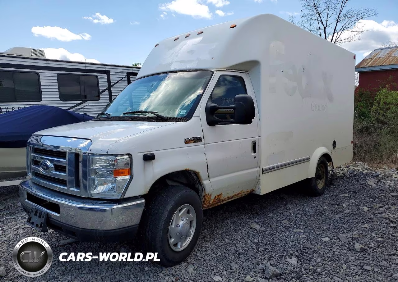 2016 Ford Econoline E350 Super Duty Cutaway Van