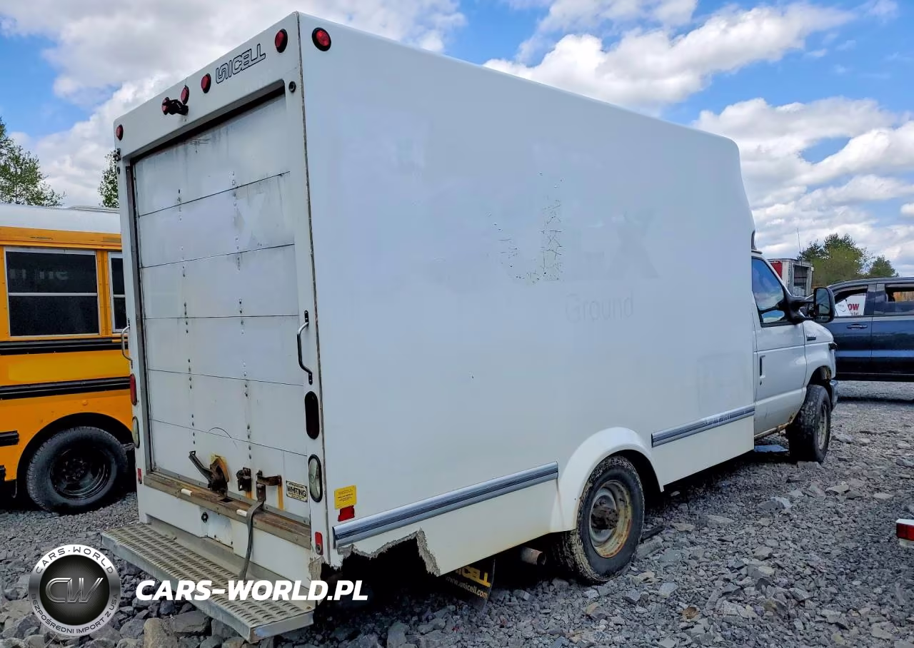 2016 Ford Econoline E350 Super Duty Cutaway Van VIN:1FDWE3FS4GDC54833 - 3