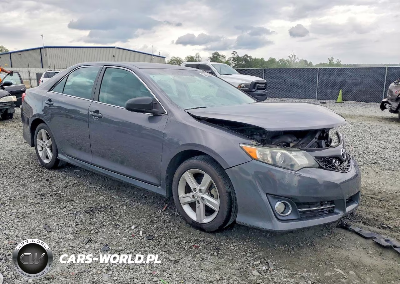 2014 Toyota Camry Se VIN:4T1BF1FKXEU472241 - 4