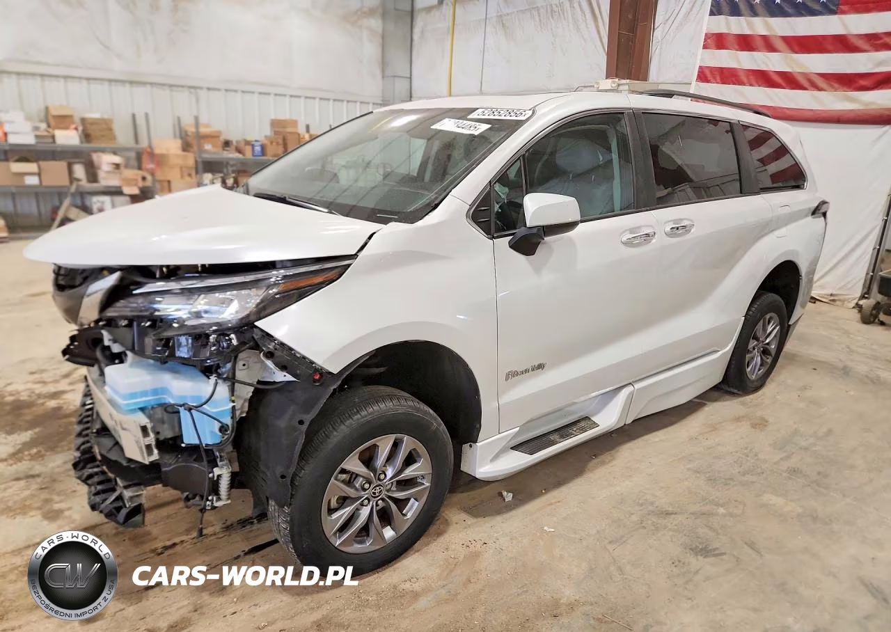 2023 Toyota Sienna Xle