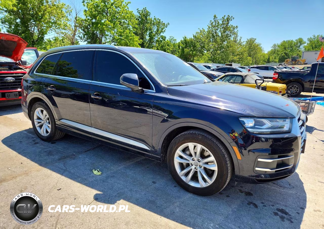 2017 Audi Q7 Premium Plus VIN:WA1LHAF78HD055102 - 4