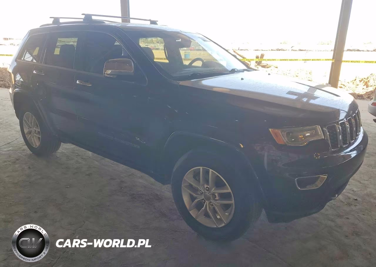 2017 Jeep Grand Cherokee Overland VIN:1C4RJFCG9HC617620 - 4