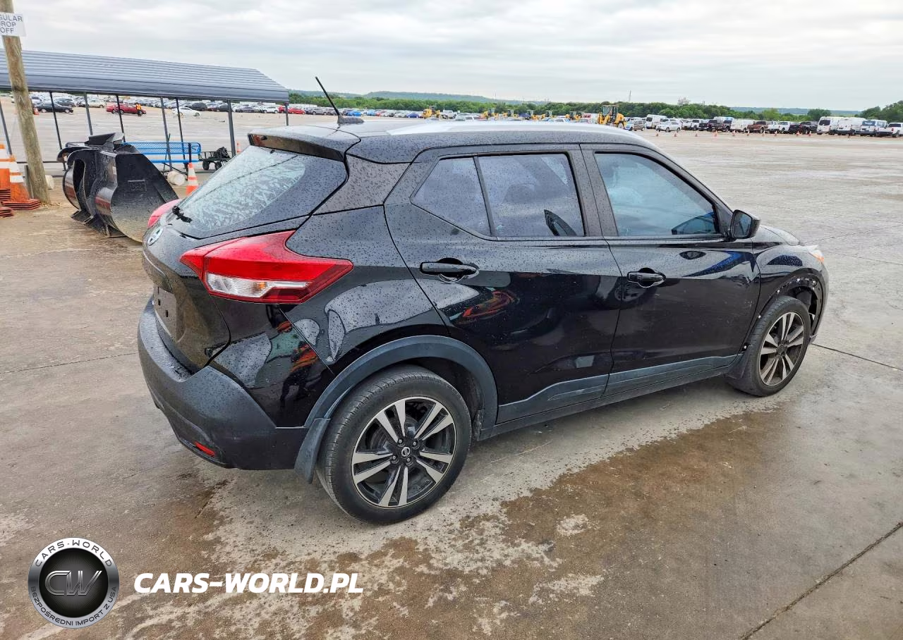 2018 Nissan Kicks Sv VIN:3N1CP5CUXJL539026 - 3