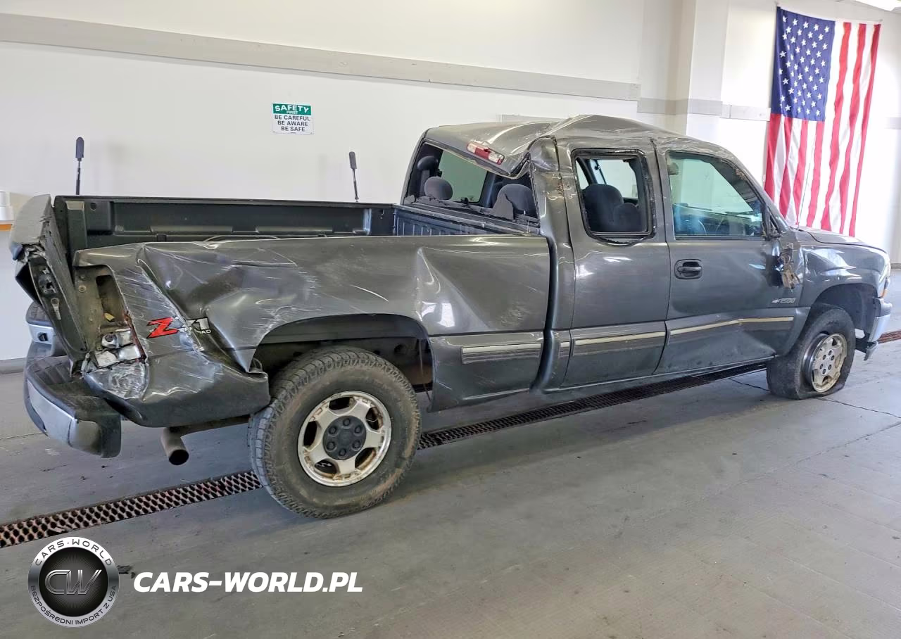 2002 Chevrolet Silverado K1500 VIN:2GCEK19T121267934 - 3