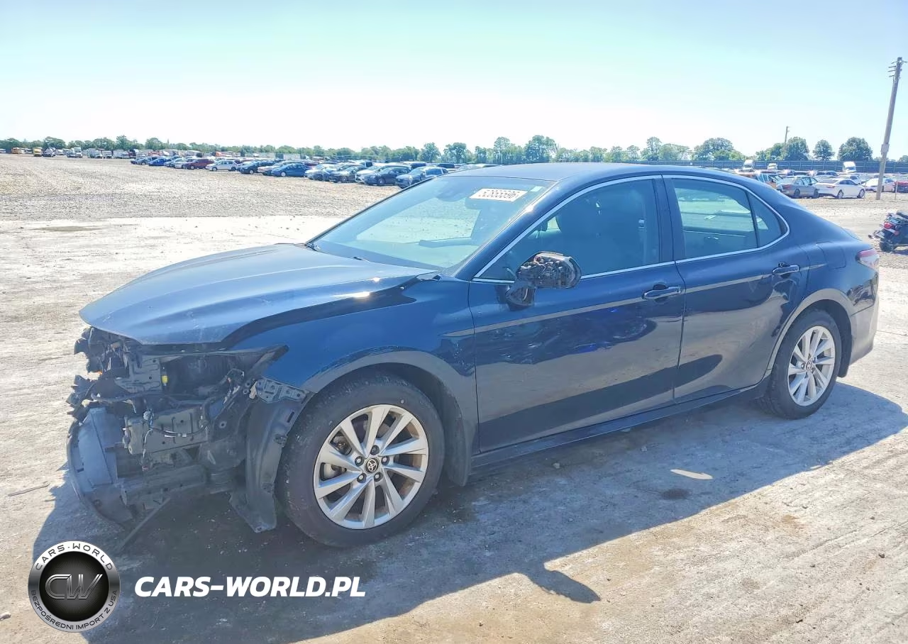 2021 Toyota Camry Le – zdjęcie 1 z 12