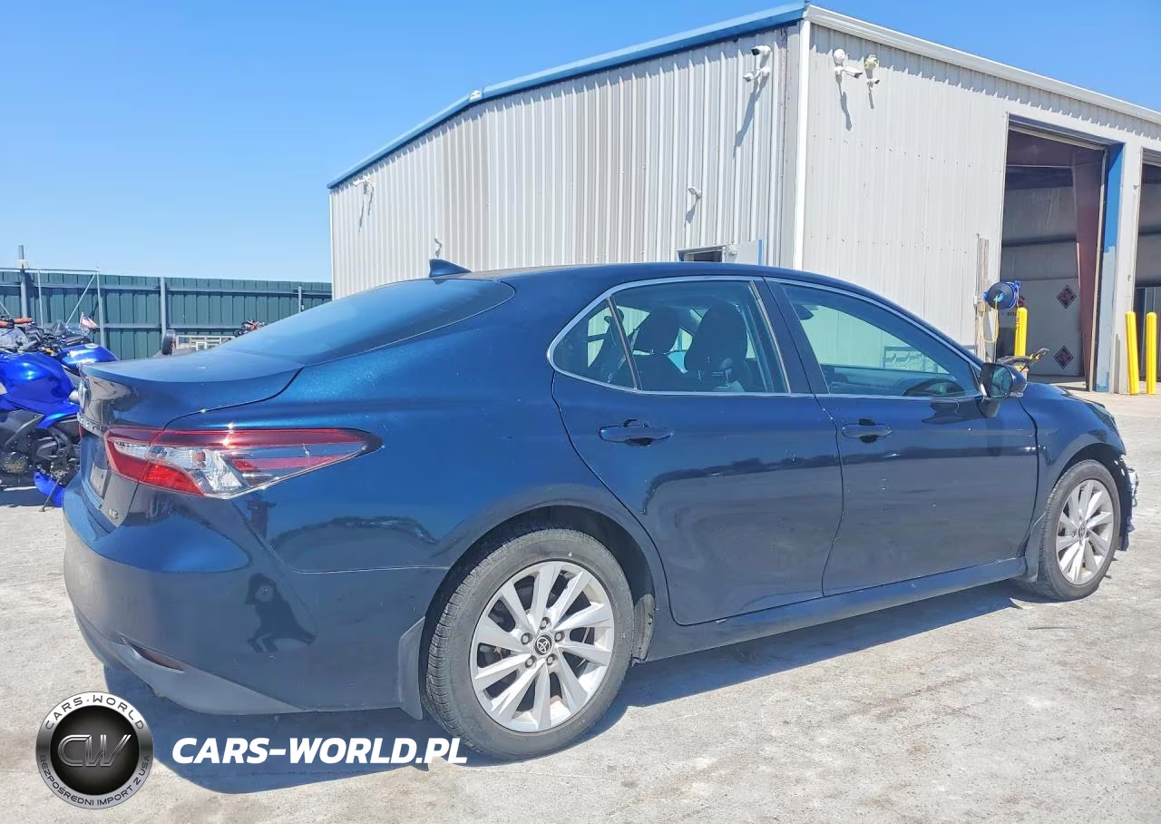 2021 Toyota Camry Le VIN:4T1R11AK0MU613112 - 3