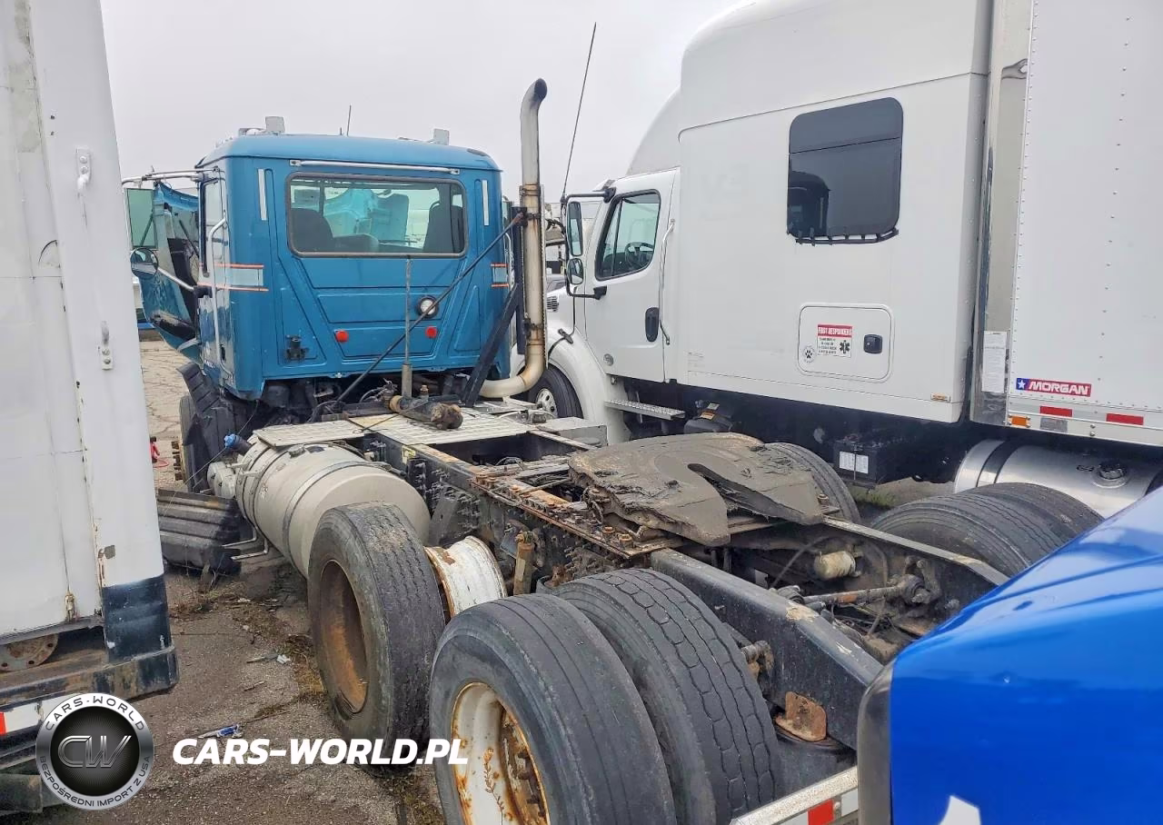 2015 Mack Cxu613 Semi Truck VIN:1M1AW02Y3FM051743 - 3