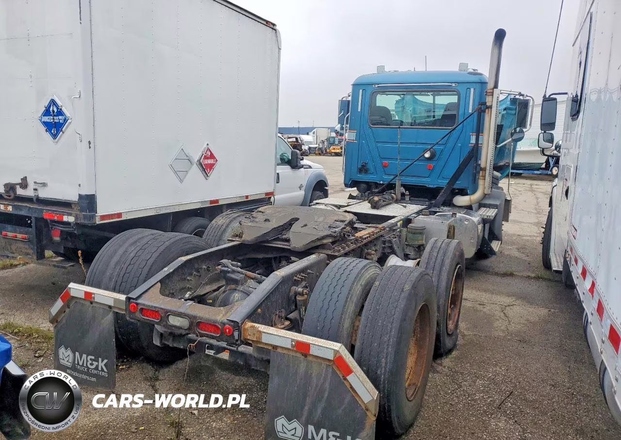2015 Mack Cxu613 Semi Truck VIN:1M1AW02Y3FM051743 - 4