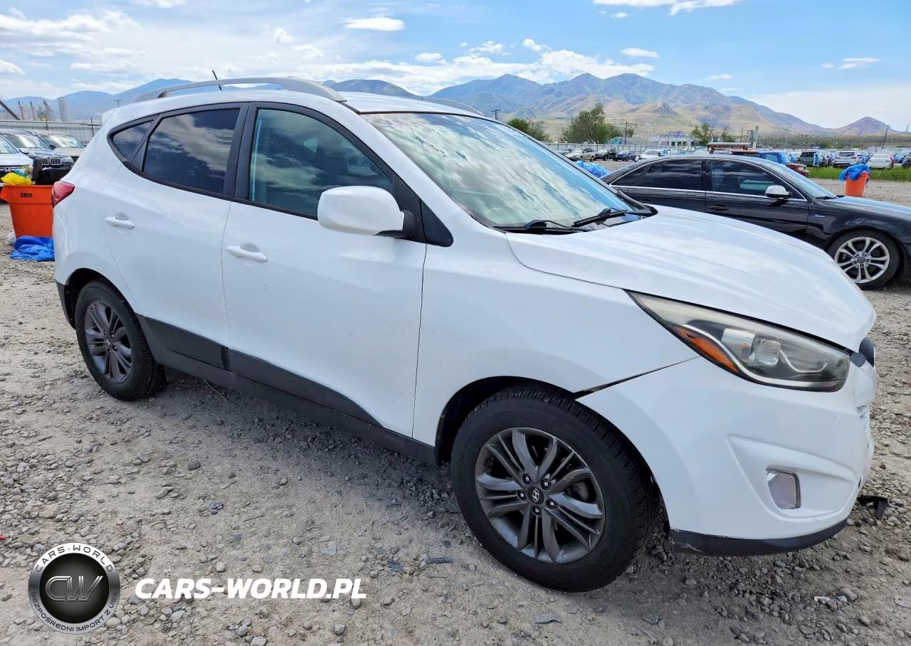 2015 Hyundai Tucson Se VIN:KM8JU3AG2FU085409 - 4