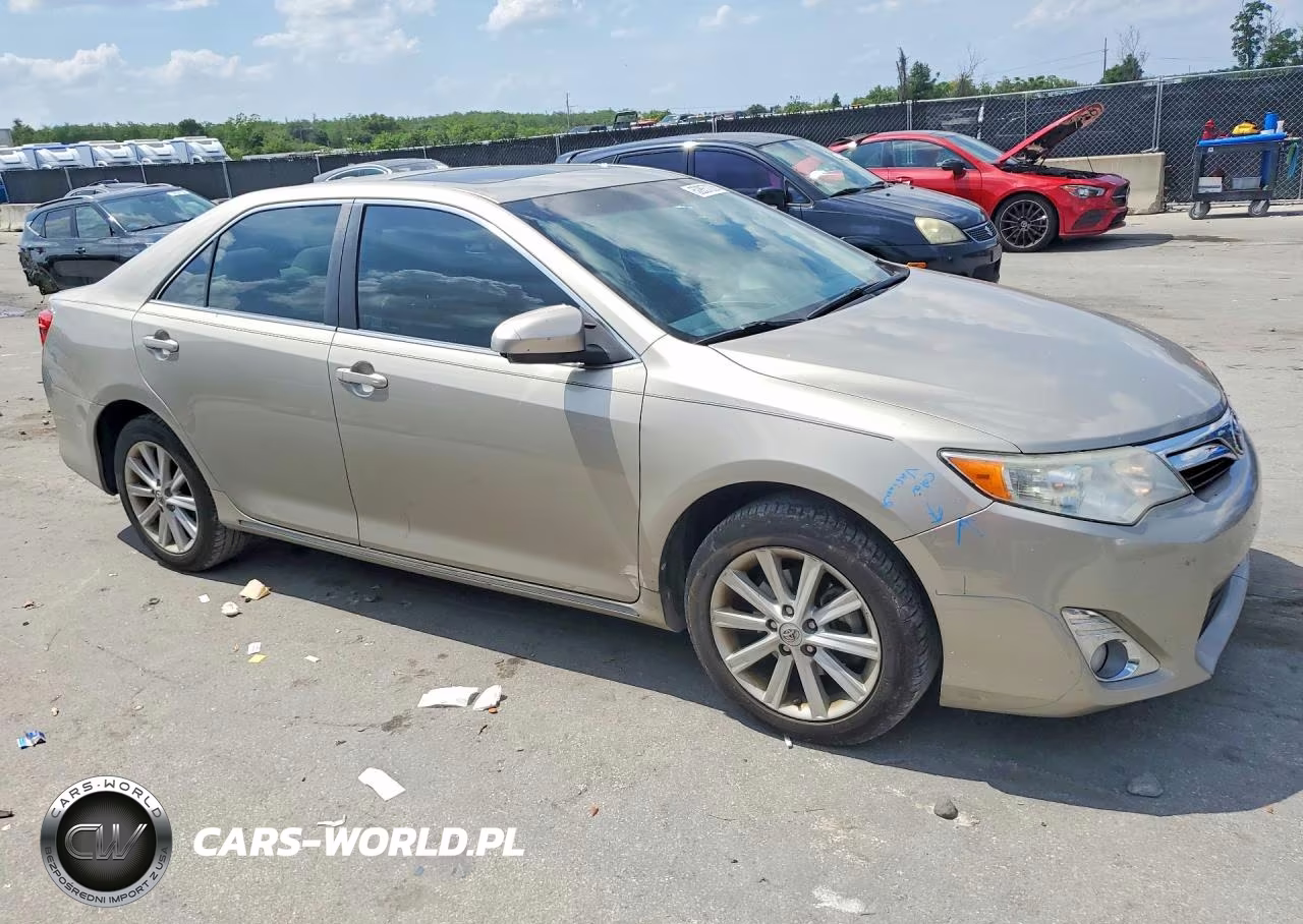 2013 Toyota Camry Xle V6 VIN:4T1BK1FKXDU533260 - 4