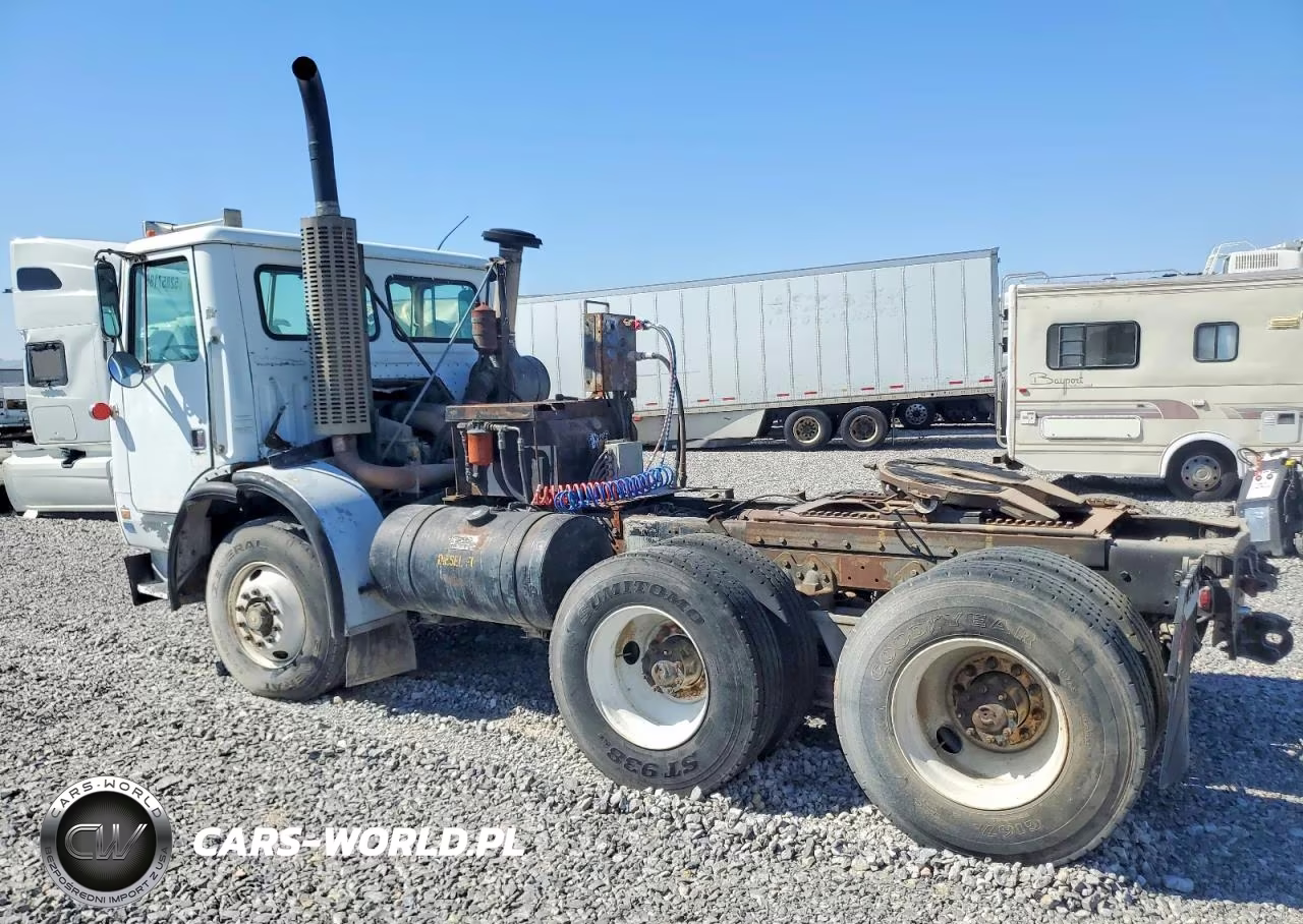 1989 White-GMC Xpeditor Wx VIN:4V2DCFBD9KN613023 - 3
